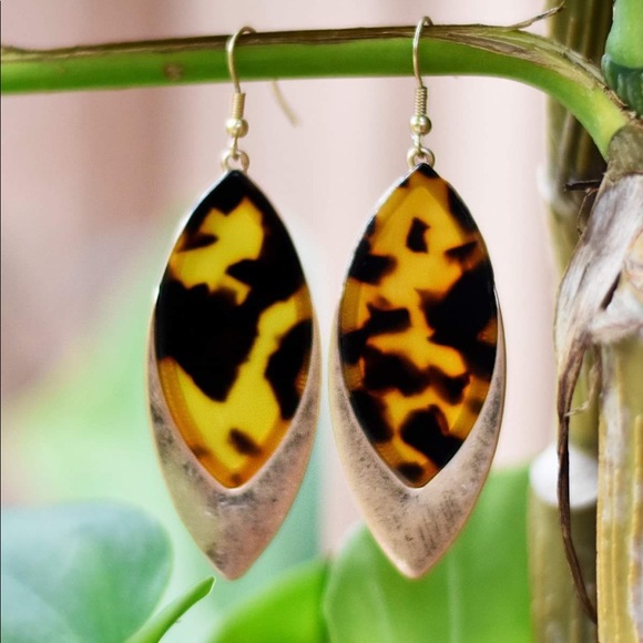 Tortoise Drop Earrings - Picture 3 of 3